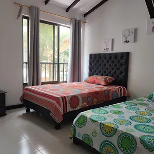 https://casa-lyra.cali-hotels.com